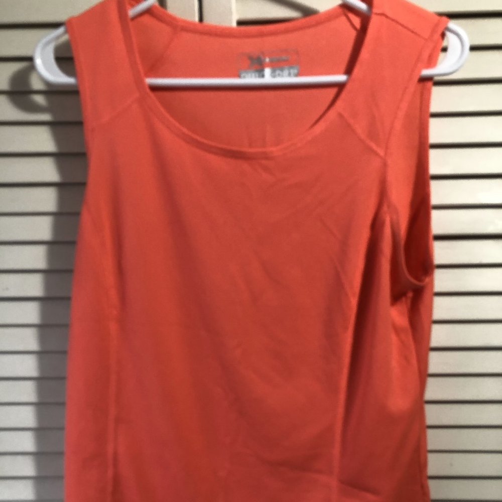 5 Old Navy Work Out Shirts, Size Large